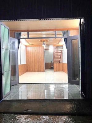 Nhà mới 100% 2pn 2wc ngay vincom lê văn việt
