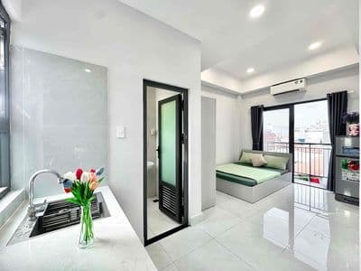 Studio ban công gần Học Viện Hàng Không