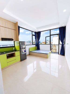 Cho thuê căn hộ 1PN 40m2, ban công, hầm xe, thang máy gần Đại Học VL