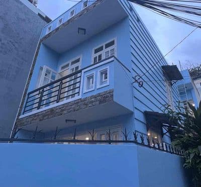 Nhà mới sạch sẽ, thơm tho ngay trung tâm quận 2
