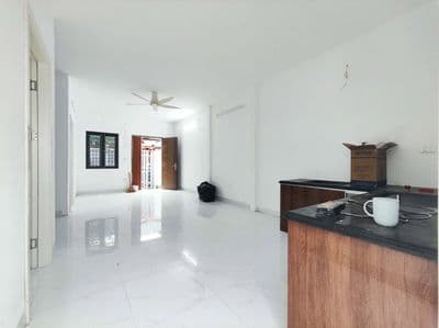 Cho thuê nhà nguyên căn 100m2 gần 135 Đội Cấn, Ba Đình, ô tô đỗ cửa
