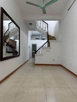 Cho thuê nhà ngõ Giếng Mứt, Bạch Mai, 36m2, 4 tầng