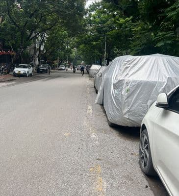 Nhà 65m2 x 6 tầng view hồ Giảng Võ, gần ô tô