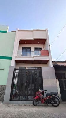 hơn 3 tỷ có nhà 40m2 2 tầng không lộ giới hẻm xe hơi