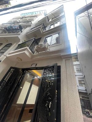 Bán nhà Định Công Thượng, 30m², 5 tầng, gần chợ, gần trường