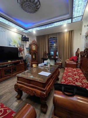 Cho thuê nhà Tôn Đức Thắng, Đống Đa, có thang máy, ô tô đỗ cửa