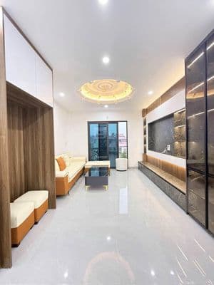 Nhà 6 tầng thang máy gần Vũ Lăng, ô tô tránh