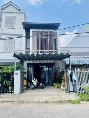 kẹt tiền chính chủ bán gấp nhà mặt tiền đường