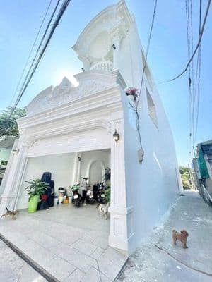 Bán nhà phố gần chợ Dĩ An, 6.5 tỷ, 143.2m2