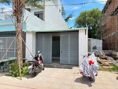 Nhà Lái Thiêu Mặt Tiền Nhựa 8m Thổ Cư 100% Giá 5.89 tỷ