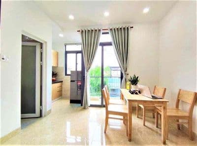 2PN ban công siêu thoáng ngay khu Etown Cộng Hoà - Hoàng Hoa Thám