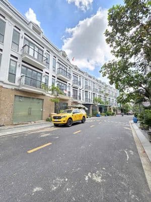 Bán nhà 1 trệt 2 lầu, Tân Bình, Dĩ An, giá 4.6 tỷ