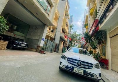 Bán nhà Hoàng Cầu, Đống Đa, 90m2, 5 tầng, ô tô, hồ điều hòa
