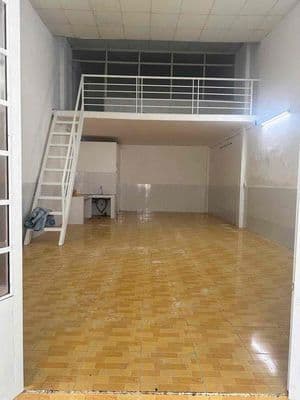 nhà khu đồng đen 5.5x15m 1 lửng 9tr