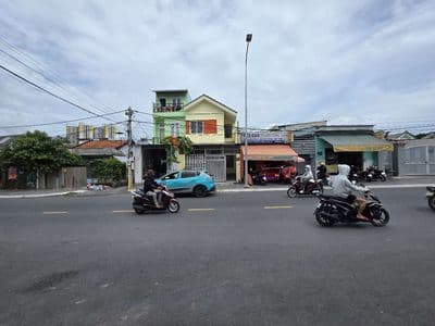 Nhà mặt tiền Tô Vĩnh Diện gần làng đại học quốc gia Tphcm, p Đông Hòa