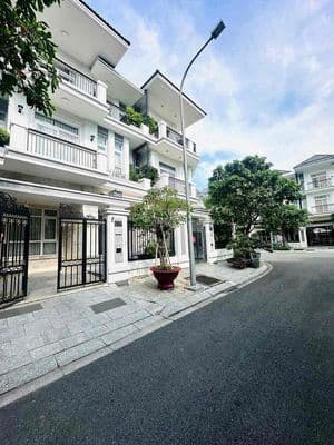 Cho thuê biệt thự green star – the peak garden villa q7