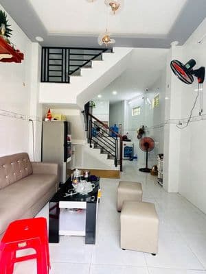 Cho thuê nhà nguyên căn 2 phòng ngủ gần chợ phương sài 8 triệu/tháng
