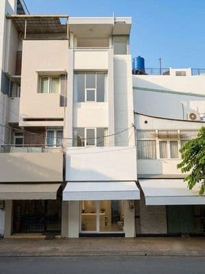 NHÀ ĐẸP MỚI SÁNG - 111B Đặng Văn Ngữ, P14, PN - 5x18m, 4 Tầng, 360m2