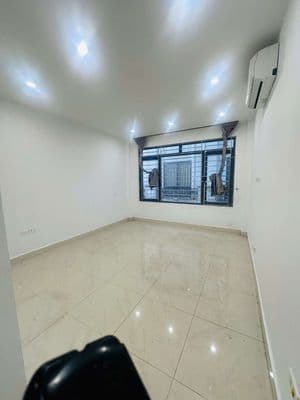 Cho thuê nhà nguyên căn giáp nhất– 40m² x 5t – ngõ ô tô – kinh doanh