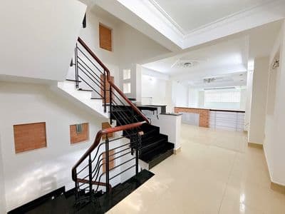 Cho thuê nhà phường tân sơn nhì giáp bên âu cơ tân bình : 3 lầu đẹp