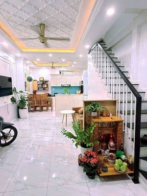 Hẻm xe hơi -tân sơn nhì - tân phú - ngan lớn 4.5mx10m- nhỉnh 5 tỷ-tl