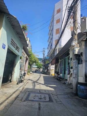 nhỉnh 2tỷ nhà SHR hẻm thông 8m đường Đông Bắc sát phần mềm Quang Trung