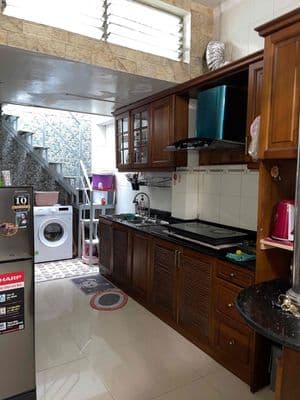 cho thuê tầng trệt Chung cư ĐTH, vị trí đẹp gần trường, chợ , bv.