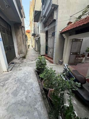 nhà 40 m2 , dân xây , đơn lập