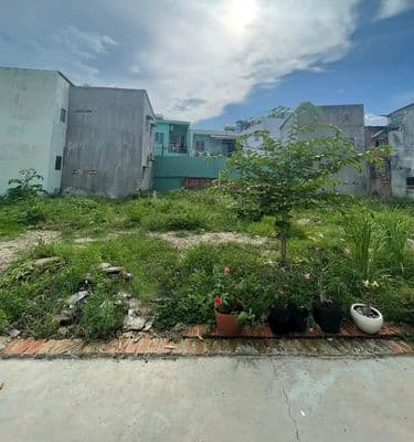 Đất 5,2m x 11m thổ cư + GPXD 1 trệt 2 lầu mái che thang