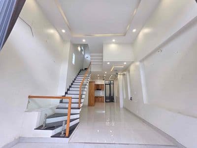 Căn góc thoáng mát 2lầu gần vincom - ngã 4 thủ đức - đương oto