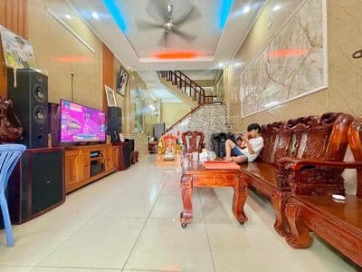 Bán nhà sổ riêng , chợ phú phong - an phú nhà 2 tầng đườn