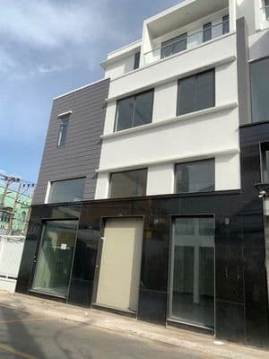 Cho thuê nhà mt bàu cát 2_12x18m_trệt 3 lầu, phòng rộng.