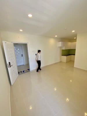 Cho thuê 2pn 2wc trống ở liền 7tr, có nội thất 8-8tr5