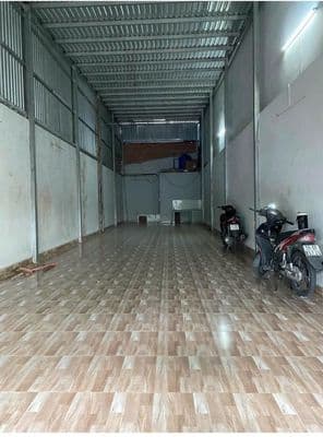 Cho Thuê Nhà 5 x 21m Cấp 4 trống suốt Phù hợp làm Kho