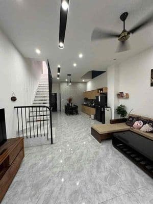 Cho thuê rẻ nhà 3 tầng đường Diên Hồng, Hoà Xuân, Đà Nẵng