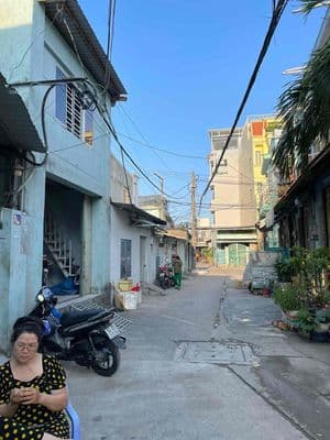 Nhà cho thuê tiện làm kho , sản xuất , ở … hẻm xe tải