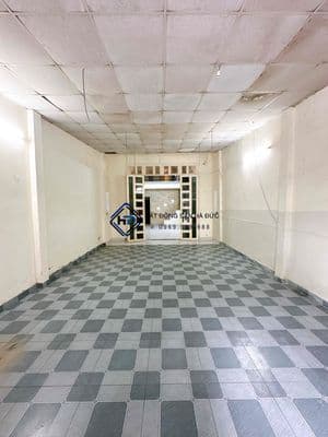 Nhà gác lửng 5x30 mặt tiền đường nhách cách Lê Văn Khương 100m