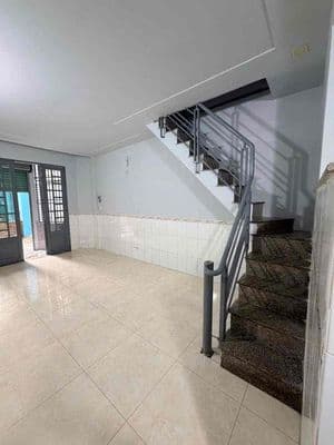 Nhà Mới sơn sửa Quận 10, Nhà 1 trệt 1 lầu thông thoáng