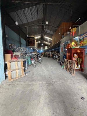 Cho Thuê Kho 22tr/th DT:10x35 ( có văn phòng , điện 3fa) Trần kho cao