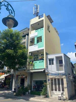 Chính chủ bán nhà 3 lầu mặt tiền kênh Lò Gốm, dòng tiền gần 30 triệu