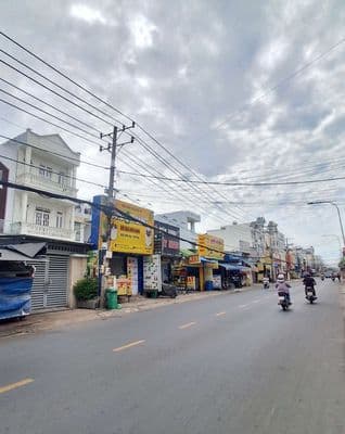 Cho thuê mặt tiền nguyễn ảnh thủ 7pn 5wc giá 20tr