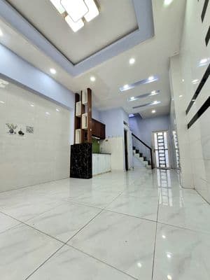 Chỉ 4 tỷ 750 triệu bán nhà 2 mặt hẻm f3 lạc long quân quận 11