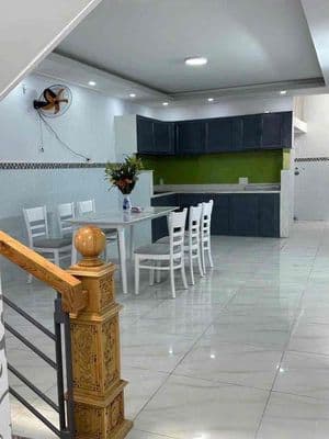 Cho thuê nguyên căn HXH Trệt 1 lầu. Nhà mới 100%