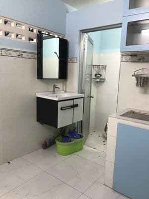 Nhà 1 lầu còn mới, 4m x 11m, 2PN( có sẵn 2 máy lạnh), hẻm 3m Hồng Bàng