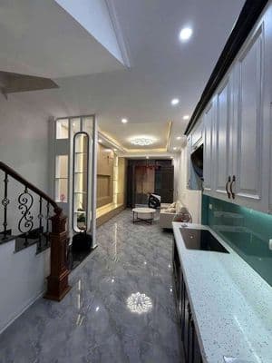 Cho thuê nhà 5 tầng đẹp ở Ngõ 281 Trần Khát Chân