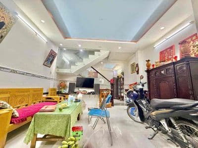 42m2 ,2 tầng kế bên HXH , gần Gigamall Phạm Văn Đồng chỉ 4,1 tỷ.