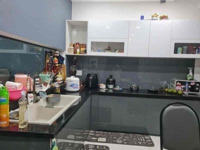 Nhà 6 x 18m 2 lầu 3pn4wc 1 kho Nguyễn Duy Trinh