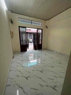 Cho thuê nhà 7tr hẻm xe hơi 2pn đường số 1