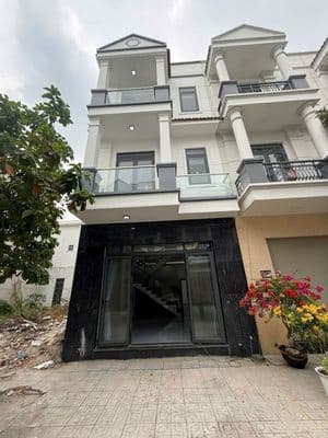 Chủ ngộp giảm mạnh 400tr chỉ còn 3,2 tỷ gần cầu vượt Gò Dưa