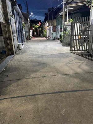chính chủ bán nhà hẻm 385 Lê Hồng Phong gần chợ trường học. đường 4m